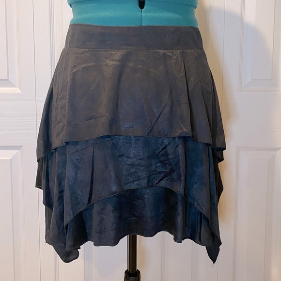 NWT Faux Suede Black Handkerchief Layered Mini Skirt. Size Large. - Picture 2 of 14